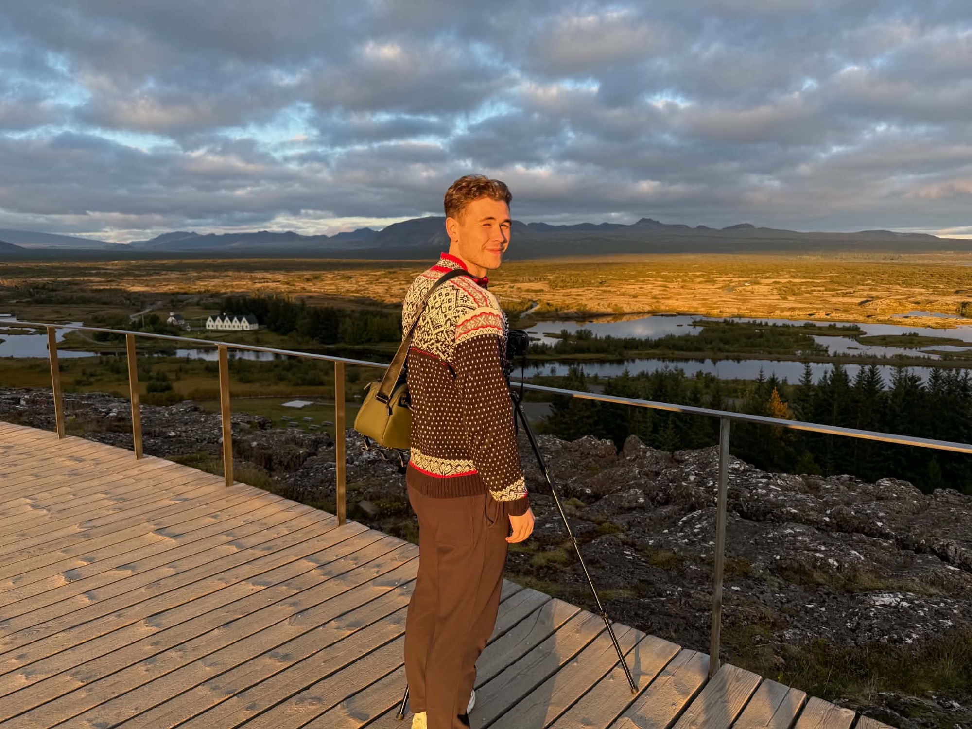 Your Midnight Sun guide at the Hakið viewpoint, Þingvellir